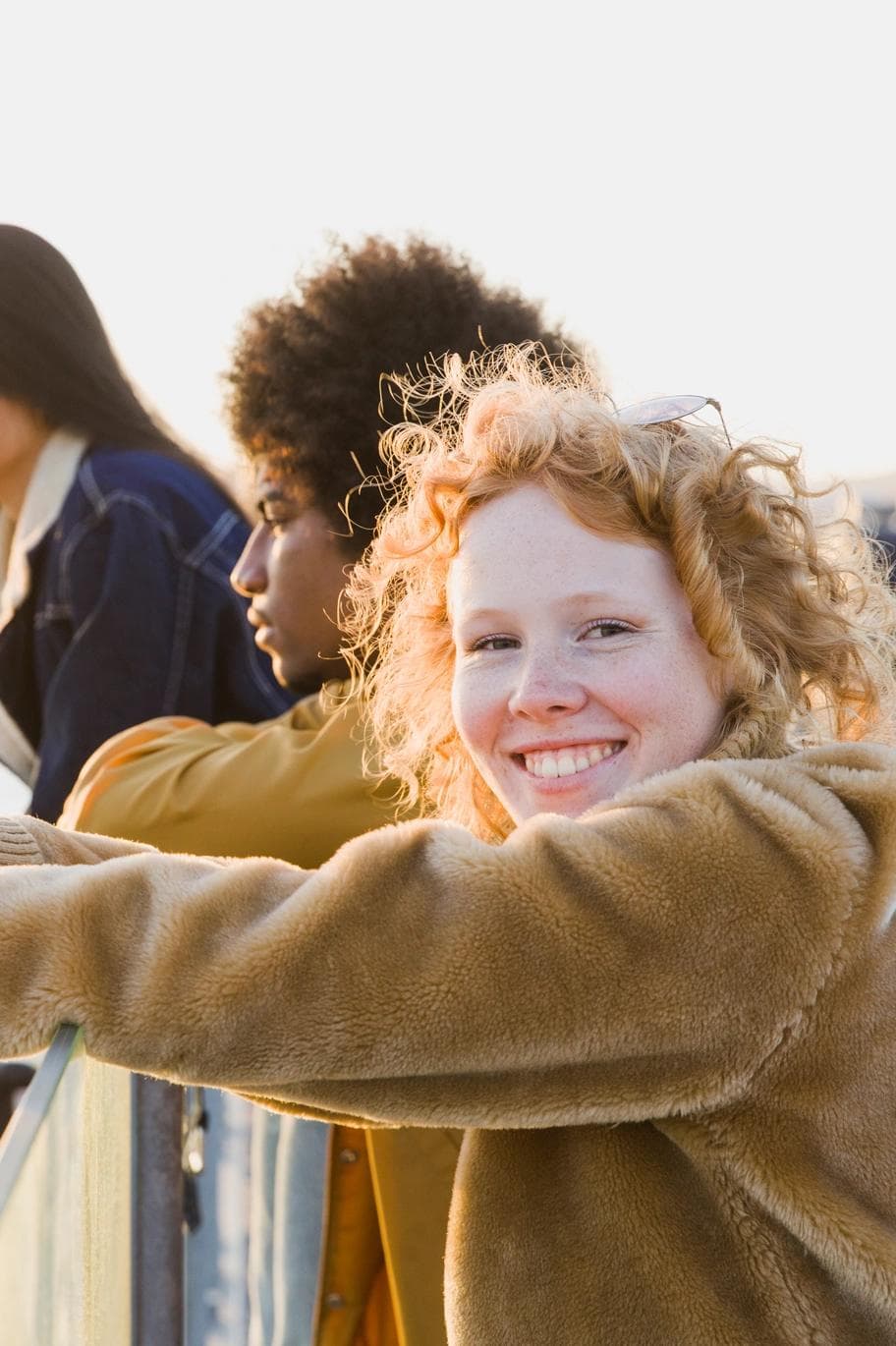 Adolescente heureuse Adolescente heureuse