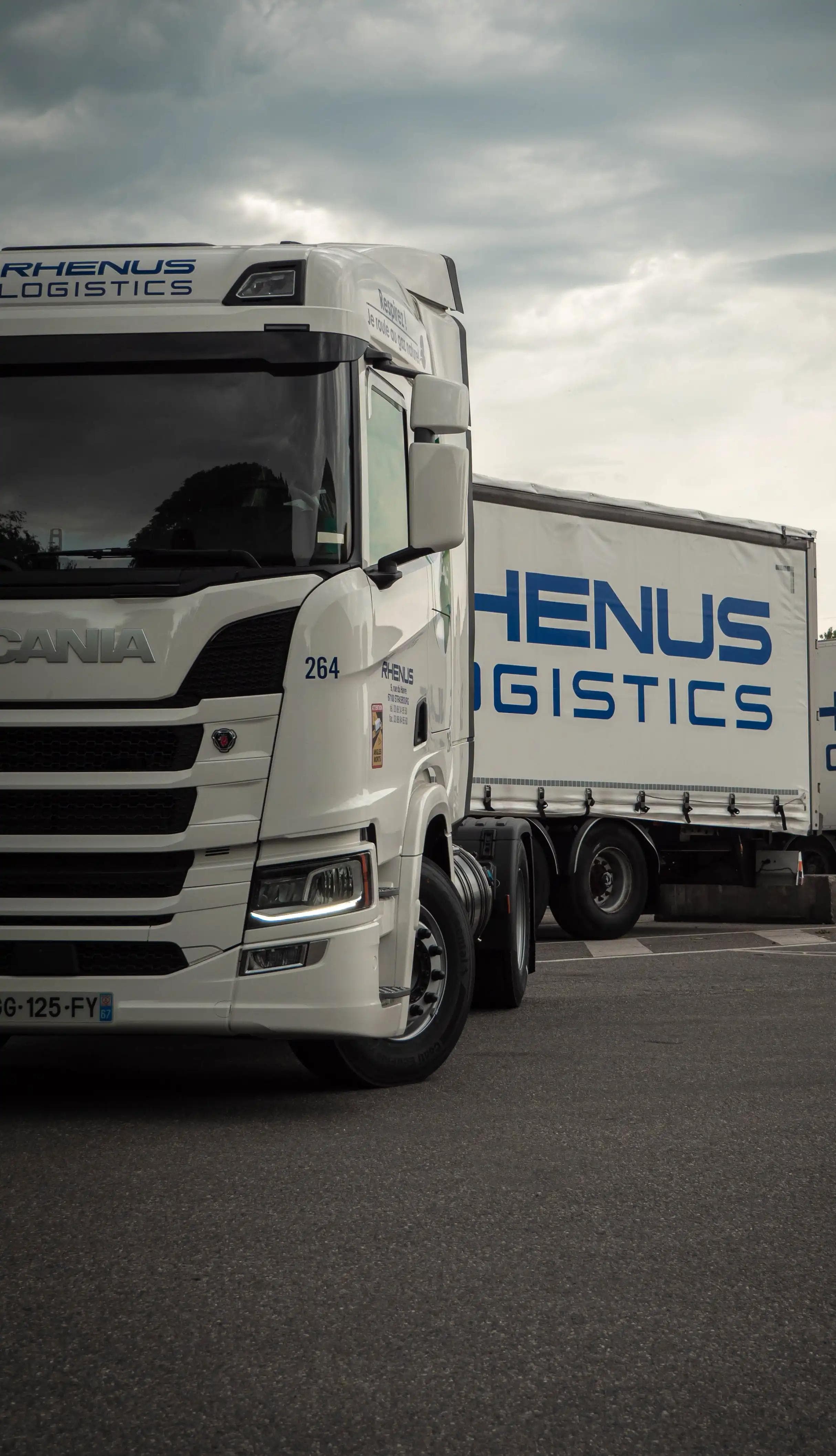 Photographie tracteur Rhenus Logistics de face Photographie tracteur Rhenus Logistics de face