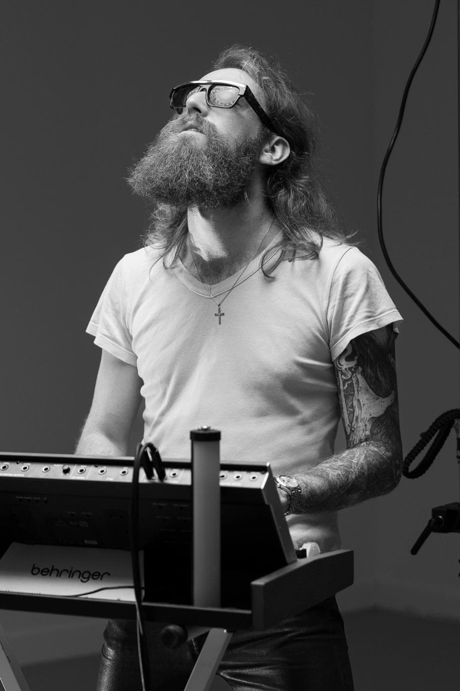 Jack Crowes au synthétiseur Jack Crowes au synthétiseur